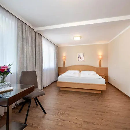 Hotel Ganslhof - Adults Only 3* Salzburg