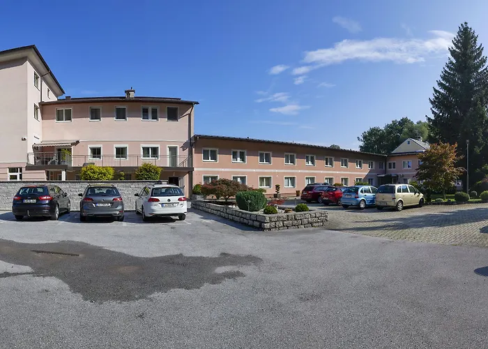 ホテル Ganslhof - Adults Only 3*