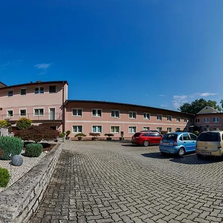 Hotel Ganslhof - Adults Only 3*